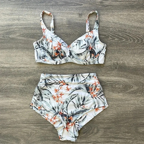 Rip Curl Diamond Bay D-DD Bikini Top & Cheeky Hi Pant - Picture 2 of 13